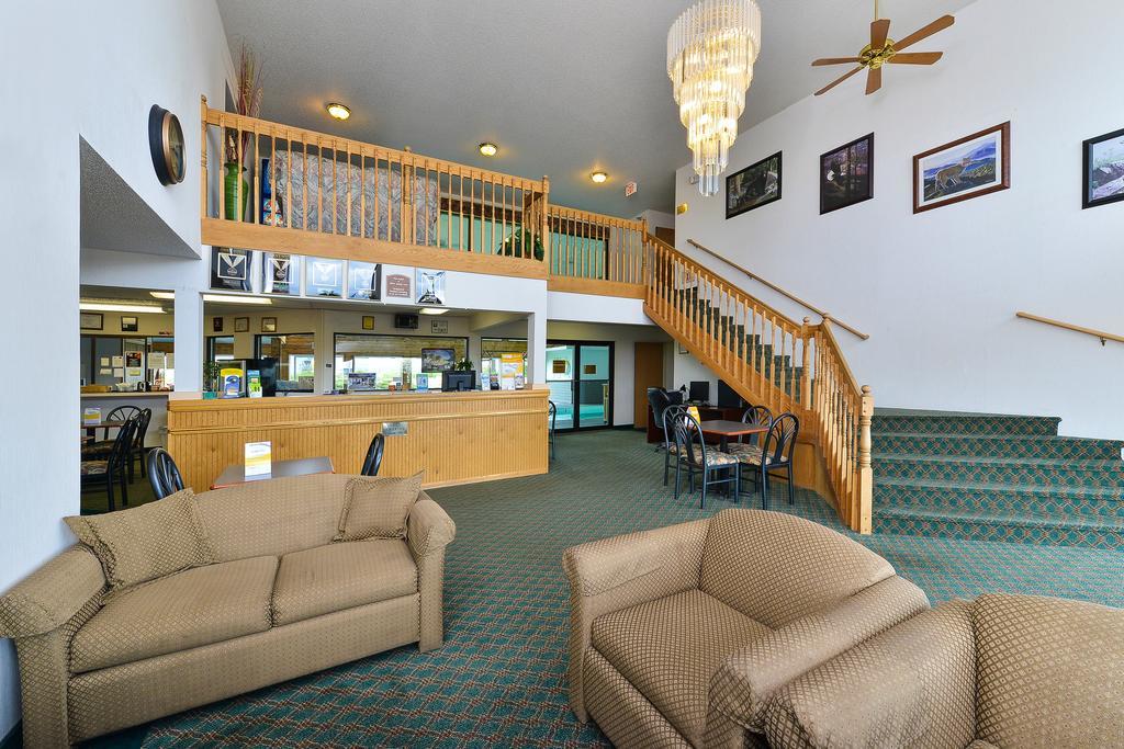 Travelodge By Wyndham Spearfish Exterior photo