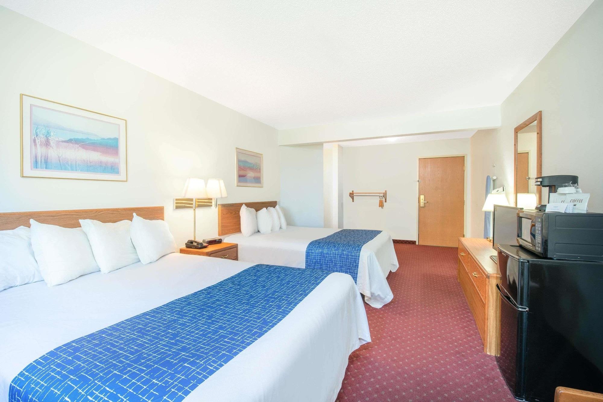 Travelodge By Wyndham Spearfish Exterior photo