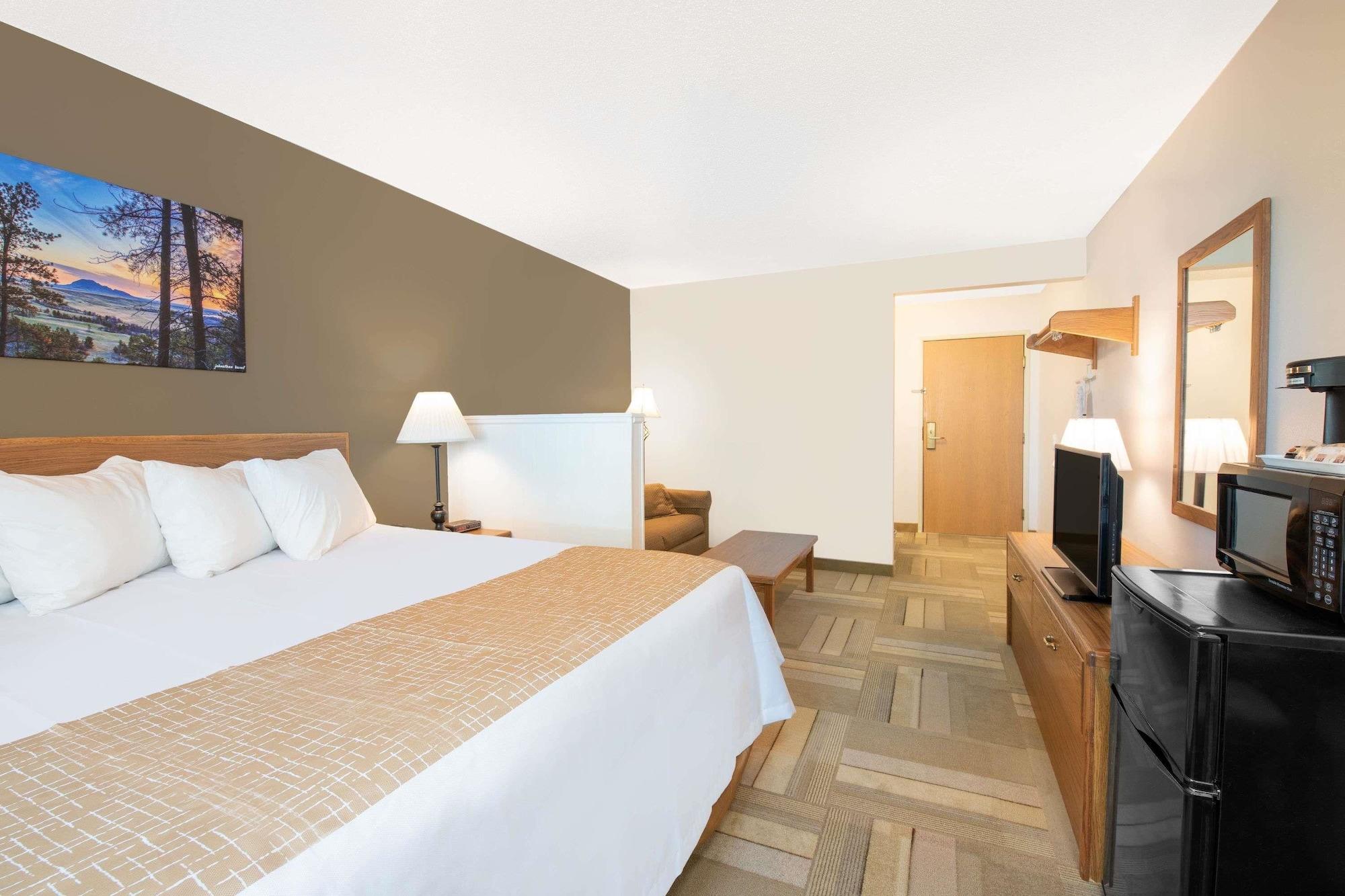 Travelodge By Wyndham Spearfish Exterior photo