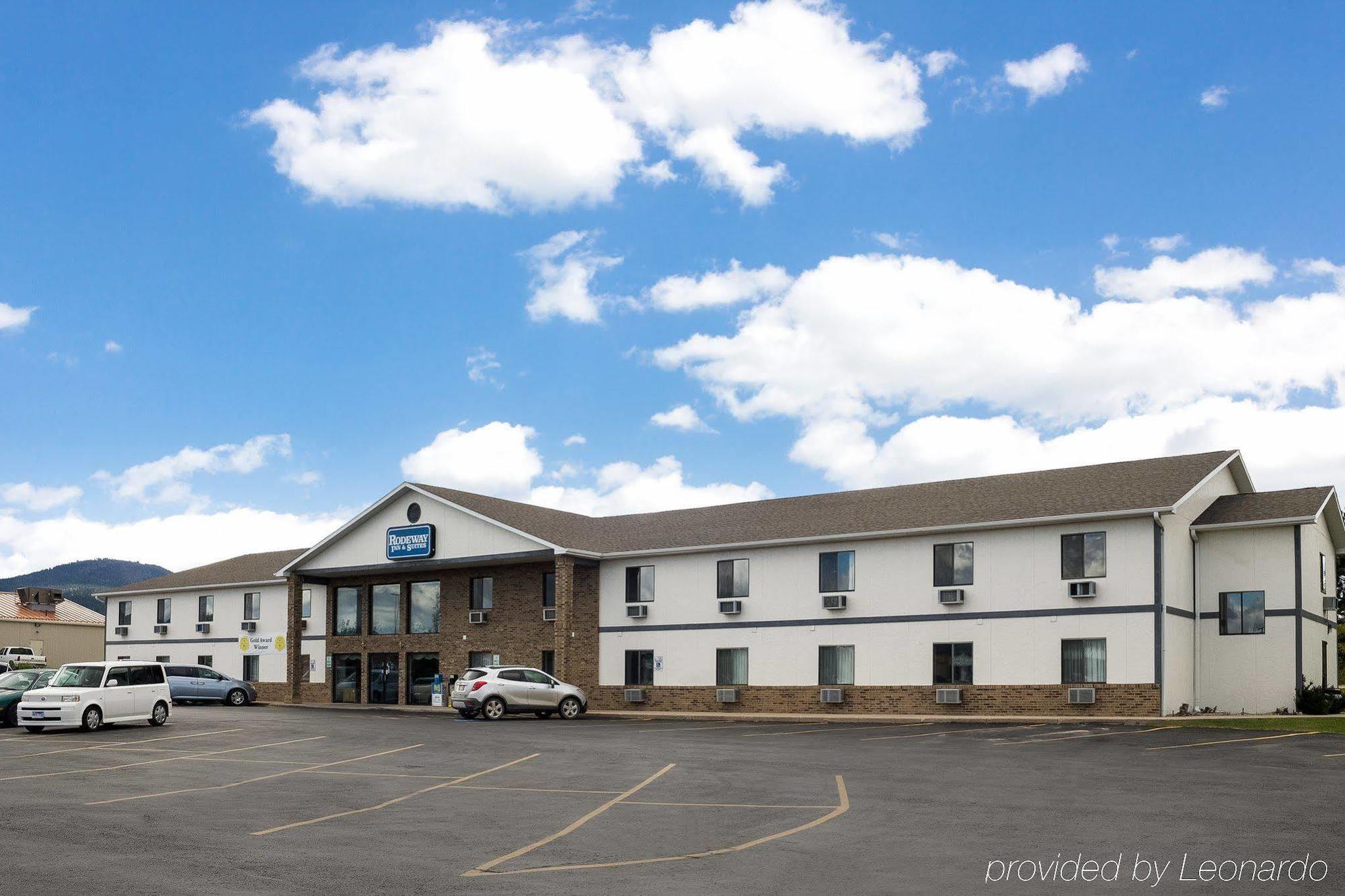 Travelodge By Wyndham Spearfish Exterior photo