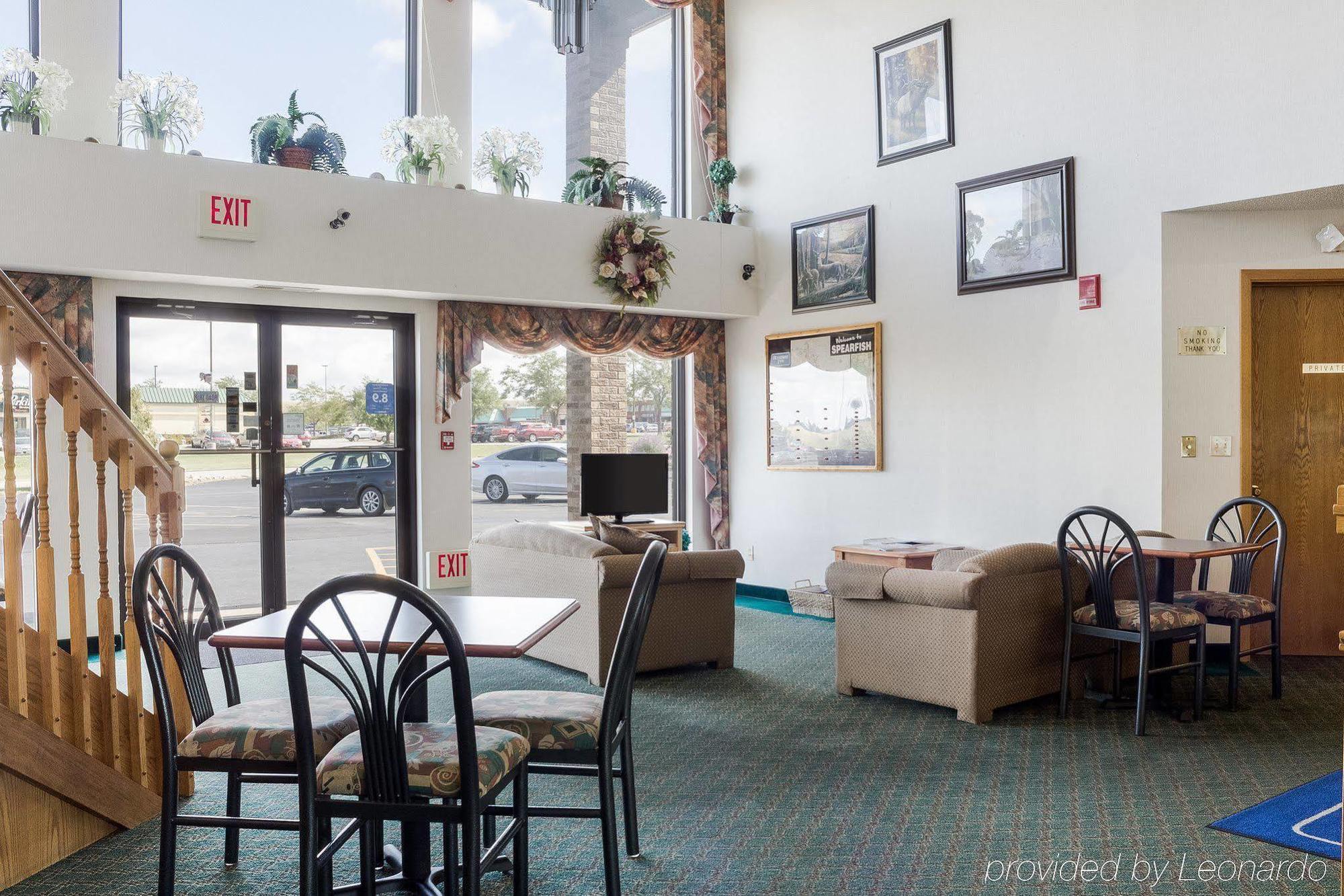 Travelodge By Wyndham Spearfish Exterior photo