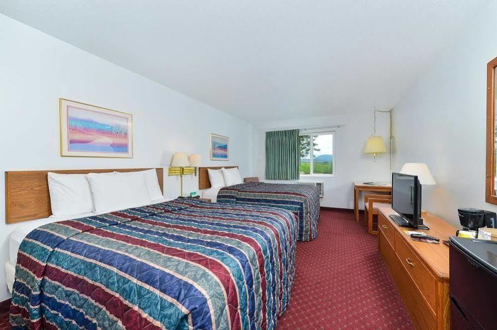 Travelodge By Wyndham Spearfish Exterior photo